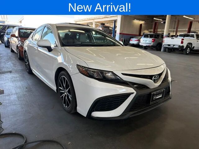 2024 Toyota Camry SE