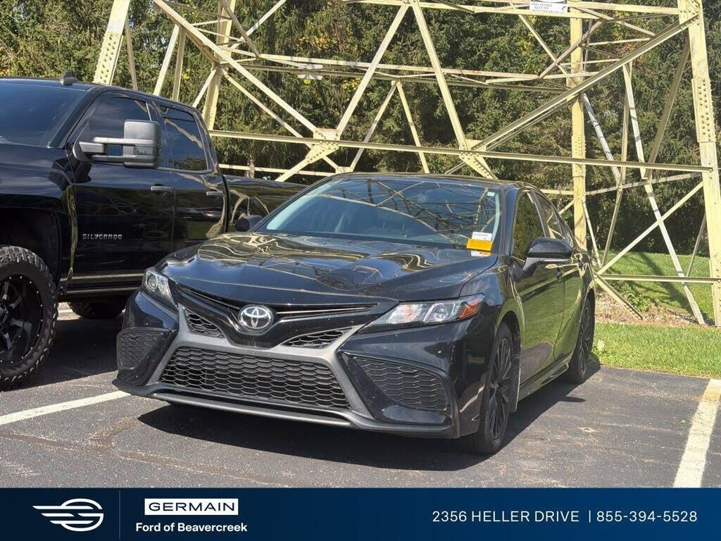2024 Toyota Camry SE — photo 1 of 1