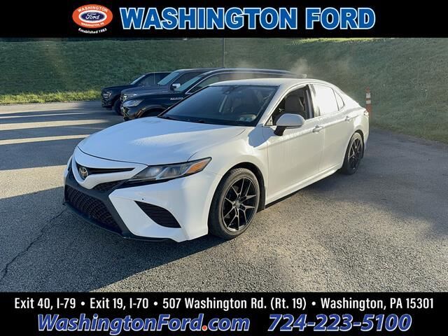 2020 Toyota Camry SE