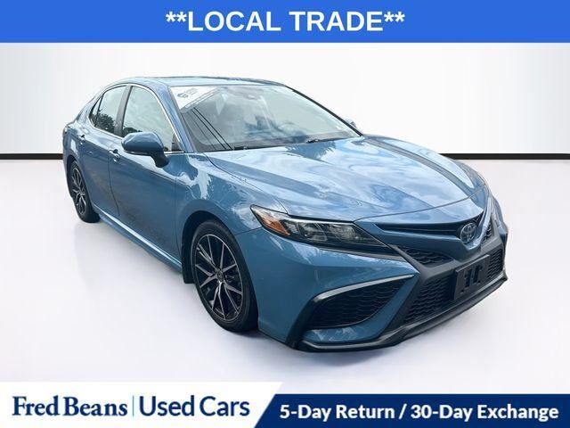 2024 Toyota Camry Hybrid SE — photo 1 of 13