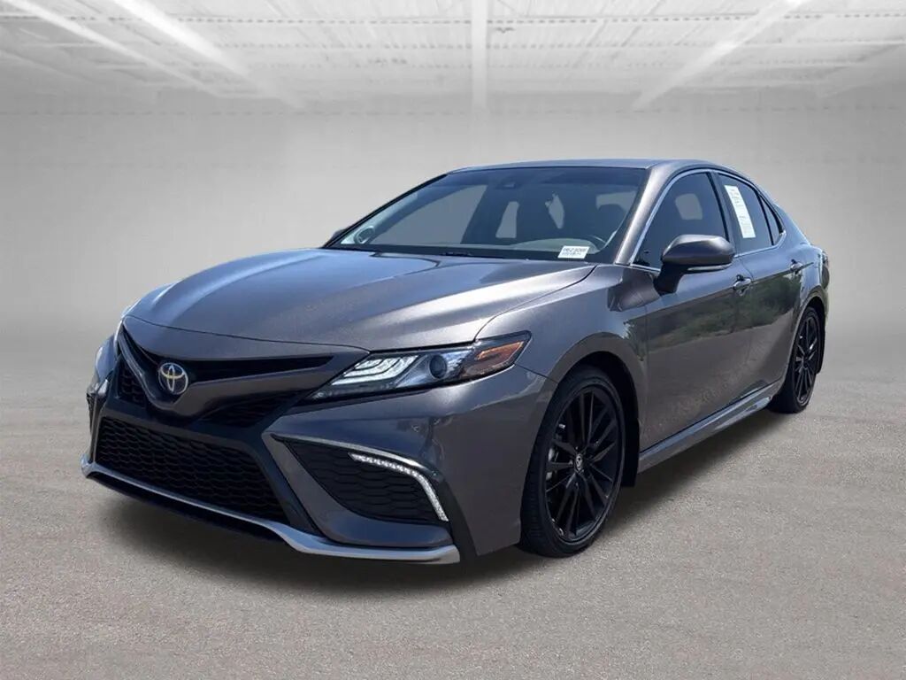 2024 Toyota Camry Hybrid XSE — photo 1 of 12