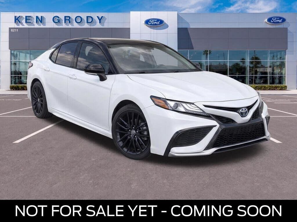 2021 Toyota Camry Hybrid XSE — photo 1 of 1