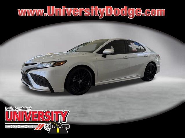 2022 Toyota Camry XSE V6 — photo 1 of 13