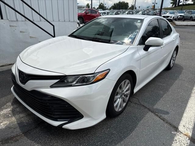 2020 Toyota Camry LE — photo 1 of 6