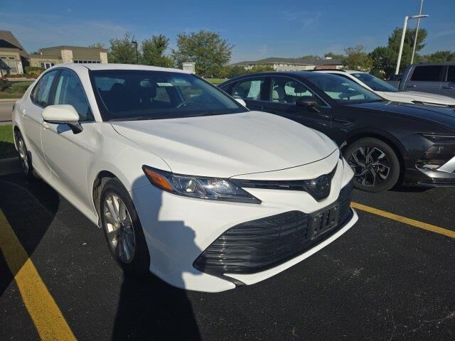 2020 Toyota Camry LE — photo 1 of 3