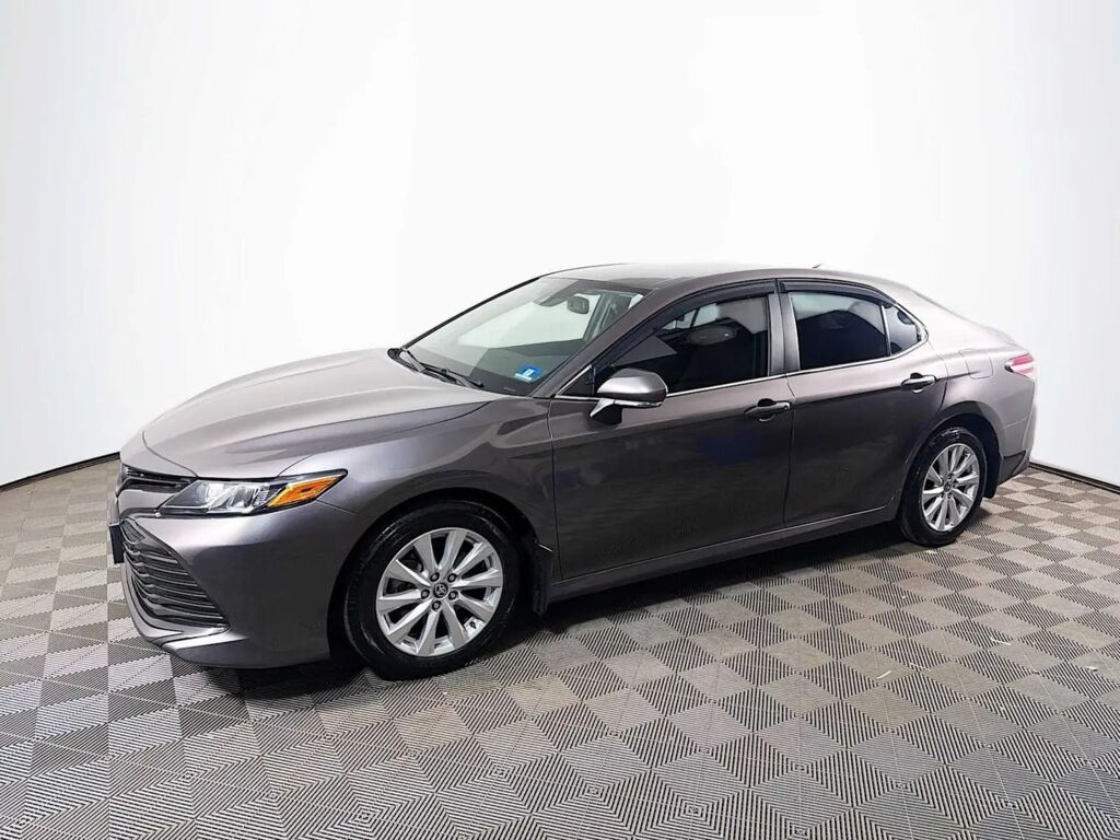 2020 Toyota Camry LE — photo 1 of 13