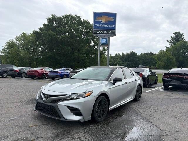 2020 Toyota Camry SE — photo 1 of 39
