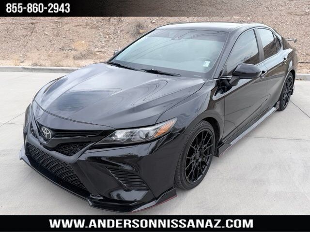 2020 Toyota Camry — photo 1 of 33
