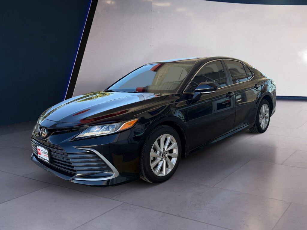 2024 Toyota Camry LE — photo 1 of 13