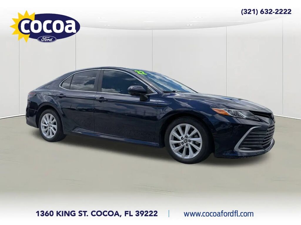 2022 Toyota Camry LE — photo 1 of 13