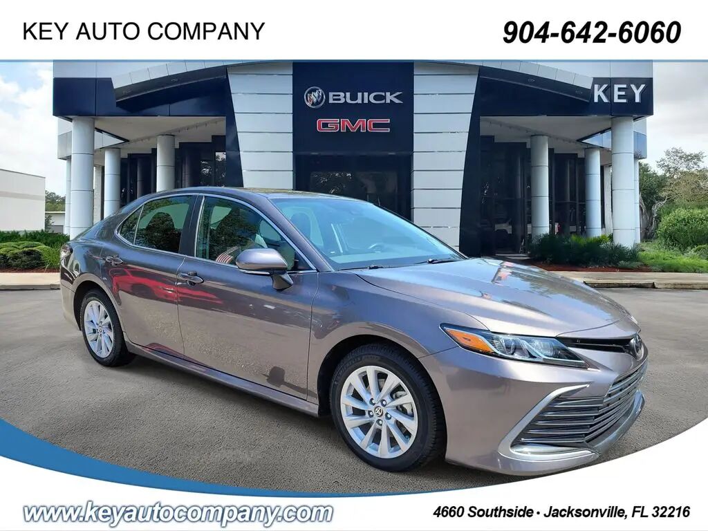 2024 Toyota Camry LE — photo 1 of 13