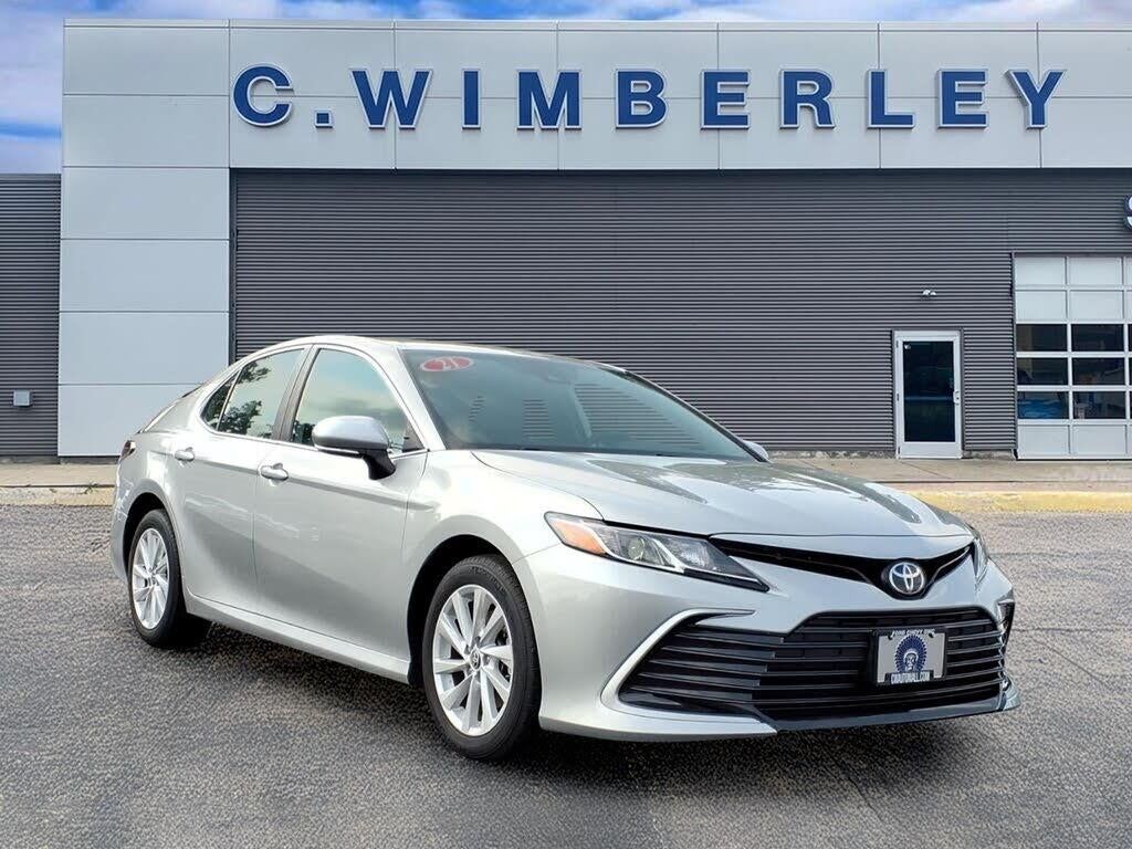 2021 Toyota Camry LE — photo 1 of 2