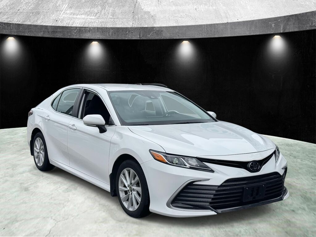 2023 Toyota Camry LE — photo 1 of 26