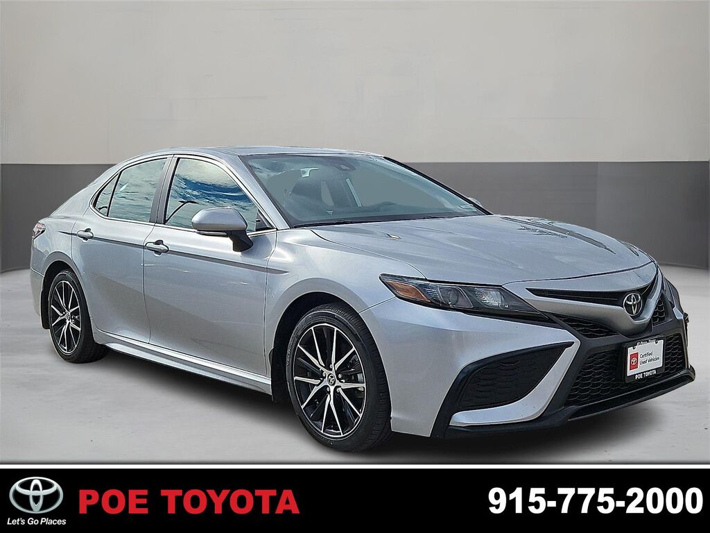 2024 Toyota Camry SE — photo 1 of 12
