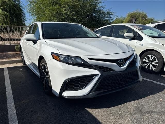2024 Toyota Camry SE — photo 1 of 1