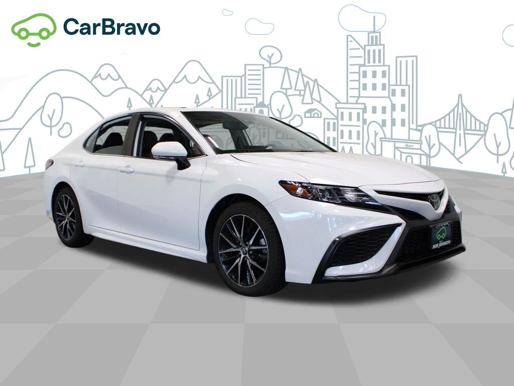 2023 Toyota Camry SE — photo 1 of 7