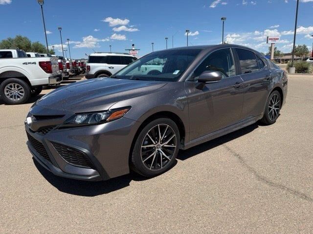 2021 Toyota Camry Hybrid SE