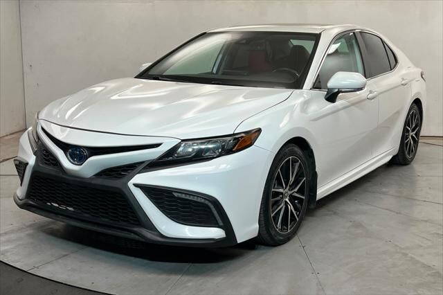 2023 Toyota Camry Hybrid SE