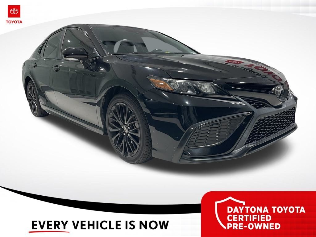 2022 Toyota Camry SE Nightshade — photo 1 of 10