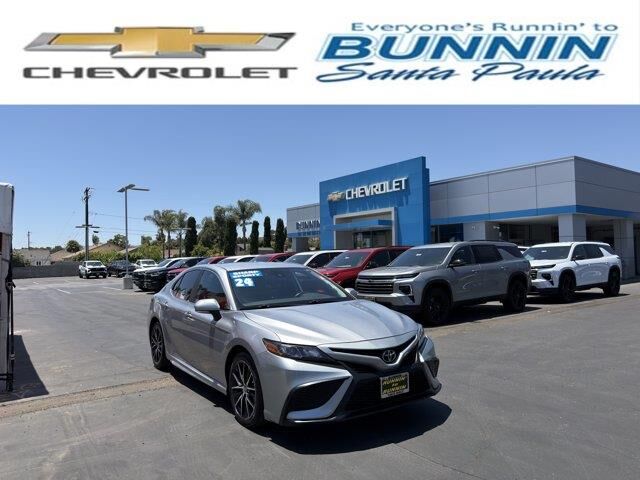 2024 Toyota Camry SE — photo 1 of 12