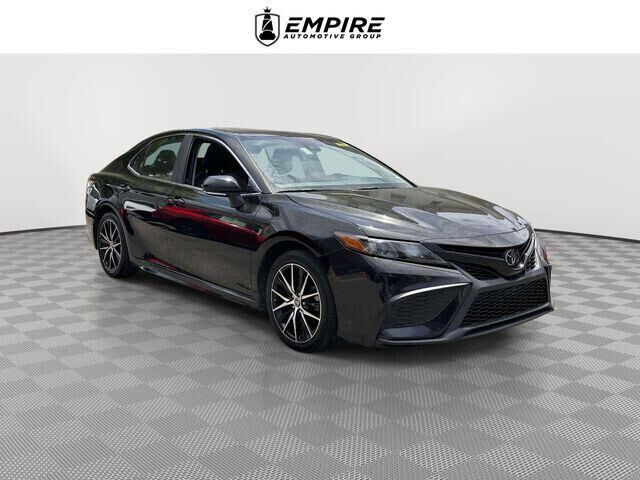 2024 Toyota Camry SE — photo 1 of 13