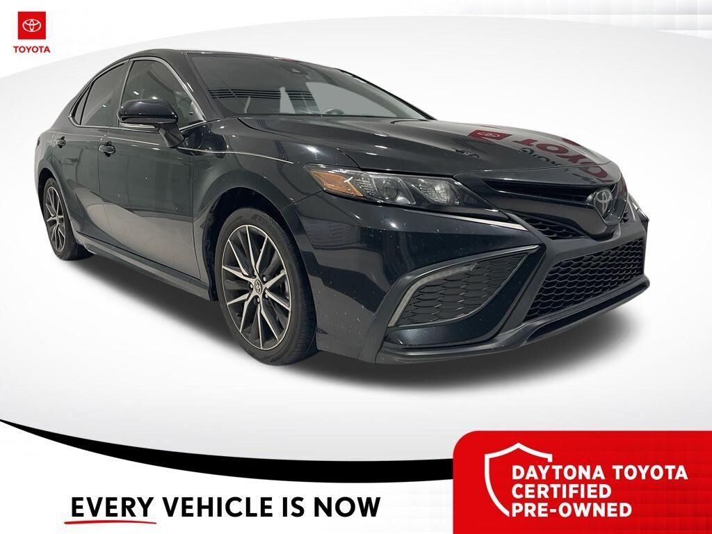 2024 Toyota Camry SE — photo 1 of 10