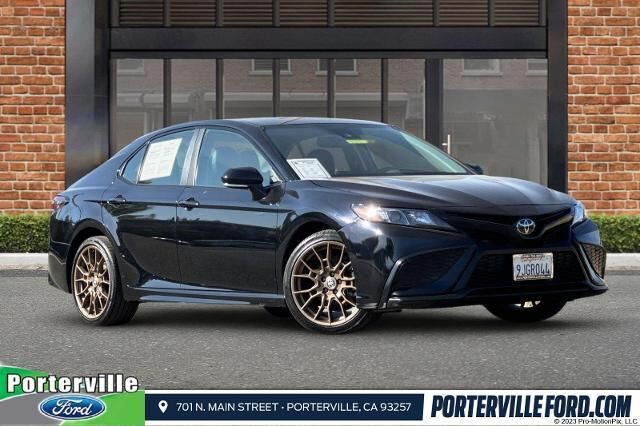 2024 Toyota Camry SE