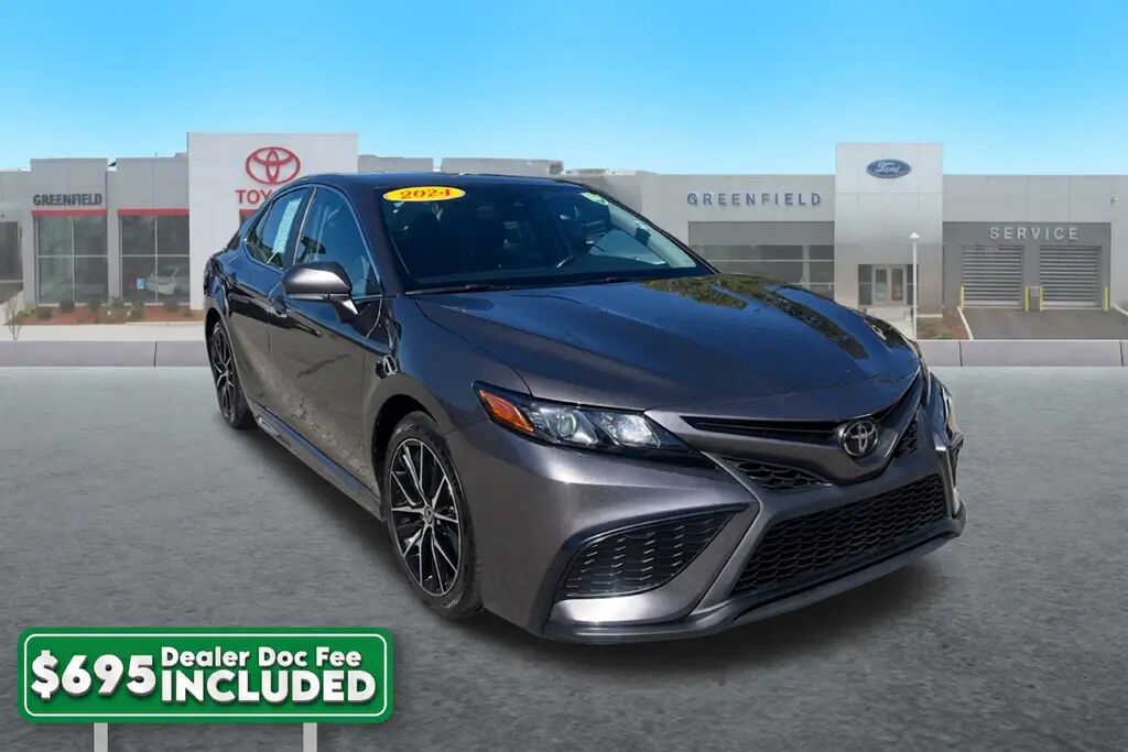 2024 Toyota Camry SE — photo 1 of 11