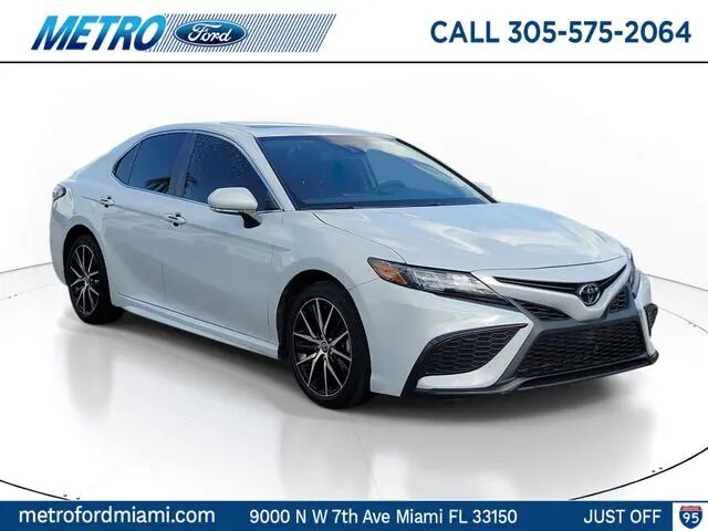 2024 Toyota Camry SE