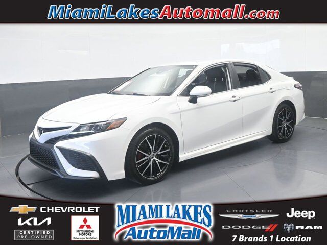 2022 Toyota Camry SE