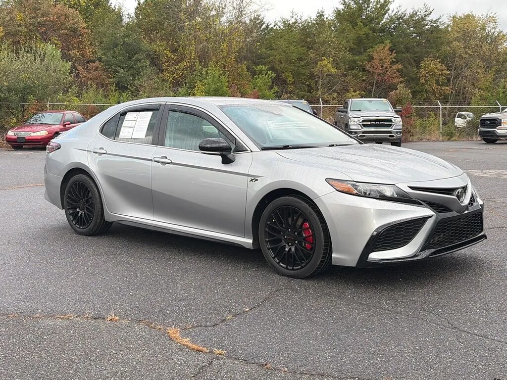 2022 Toyota Camry SE — photo 1 of 13