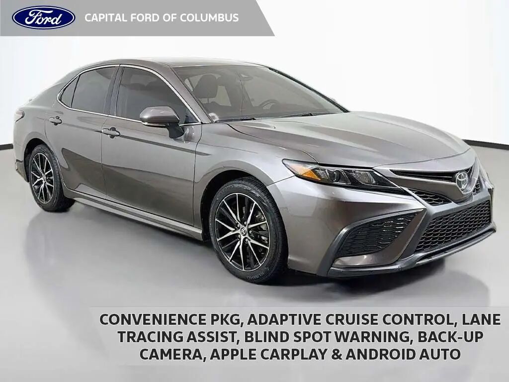 2024 Toyota Camry SE — photo 1 of 11
