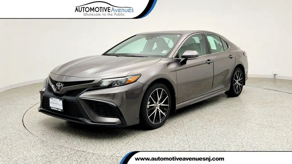 2023 Toyota Camry SE — photo 1 of 27