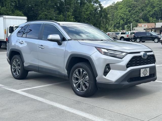 2022 Toyota RAV4 Hybrid XLE Premium — photo 1 of 13