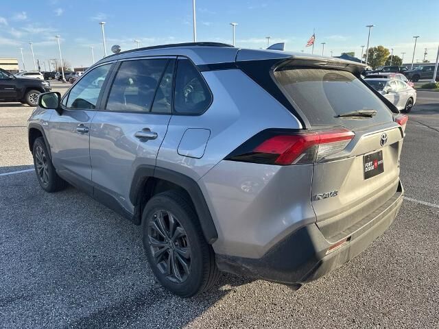2022 Toyota RAV4 Hybrid XLE Premium