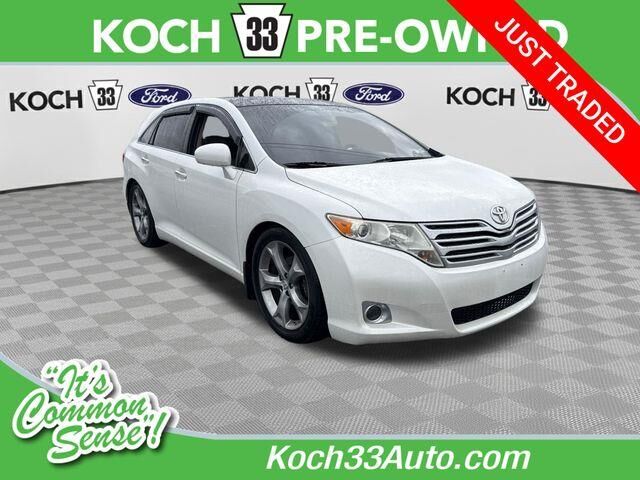 2010 Toyota Venza AWD V6 — photo 1 of 13