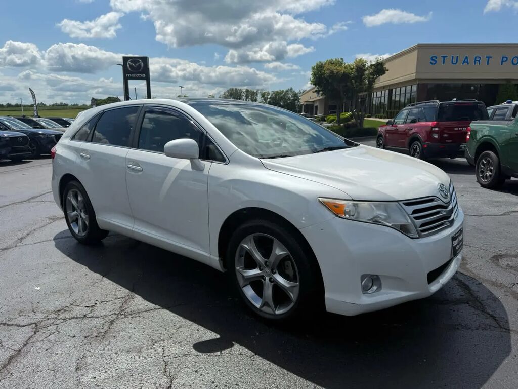 2010 Toyota Venza AWD V6 — photo 1 of 39