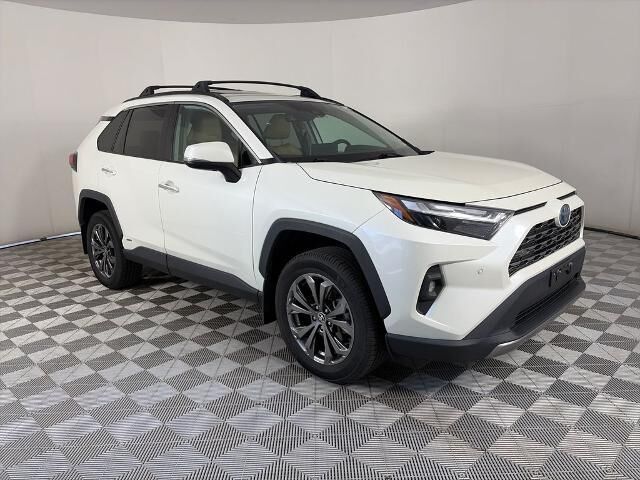 2022 Toyota RAV4 Hybrid Limited — photo 1 of 13
