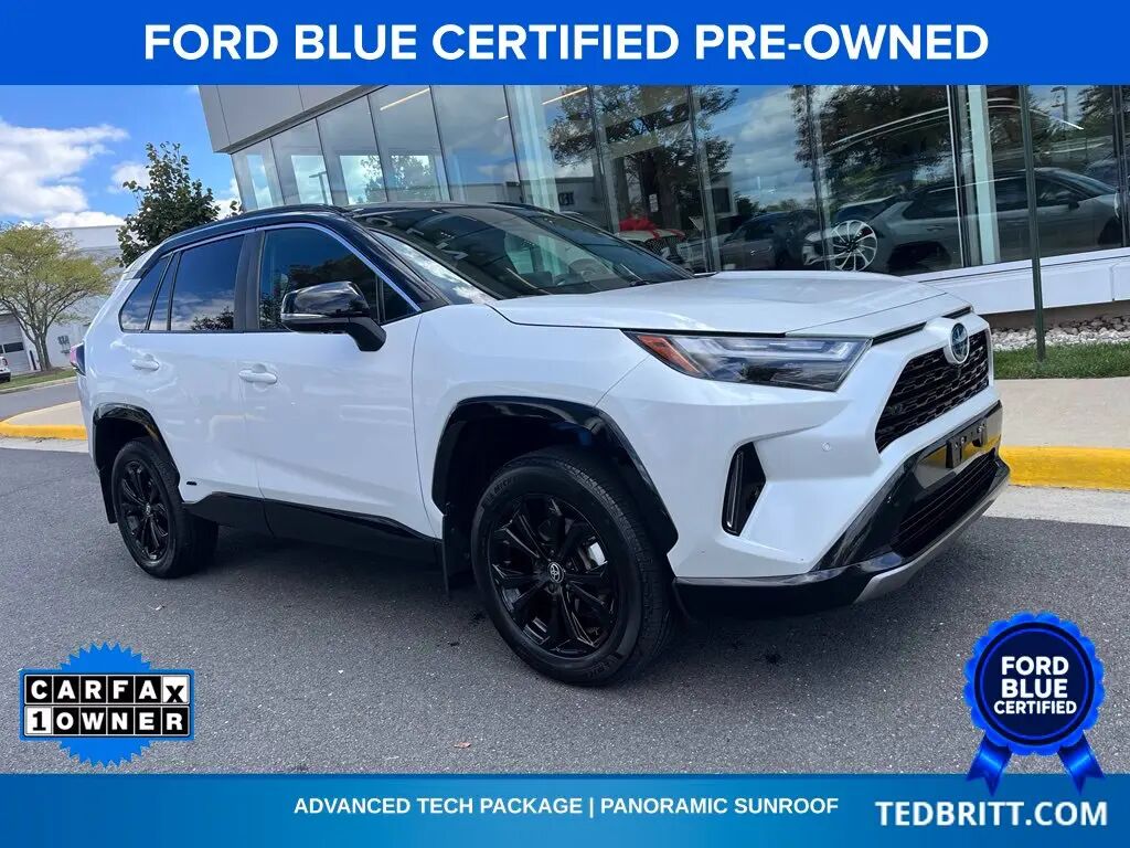 2024 Toyota RAV4 Hybrid XSE — photo 1 of 13