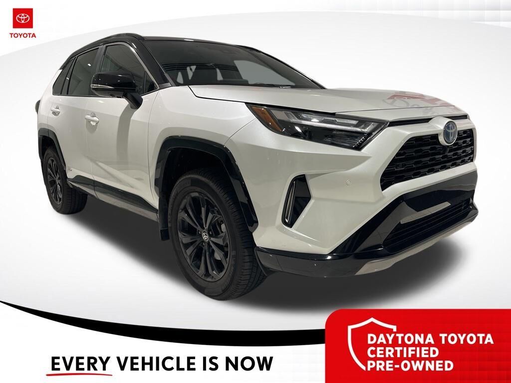2024 Toyota RAV4 Hybrid XSE — photo 1 of 14