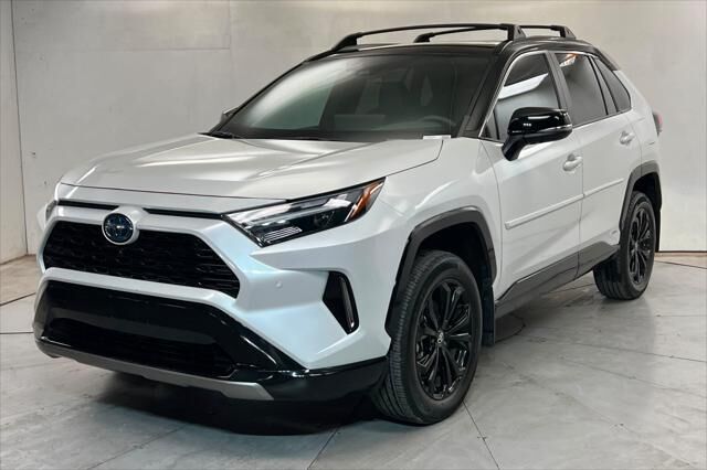 2023 Toyota RAV4 Hybrid XSE — photo 1 of 13