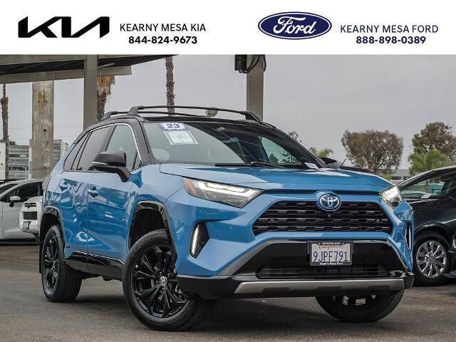 2023 Toyota RAV4 Hybrid XSE — photo 1 of 12