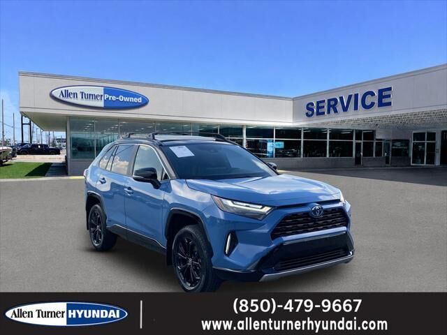 2024 Toyota RAV4 Hybrid XSE — photo 1 of 13