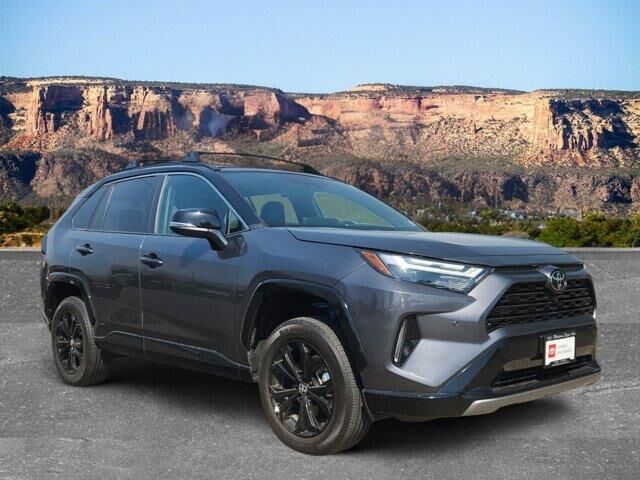 2025 Toyota RAV4 Hybrid XSE — photo 1 of 13
