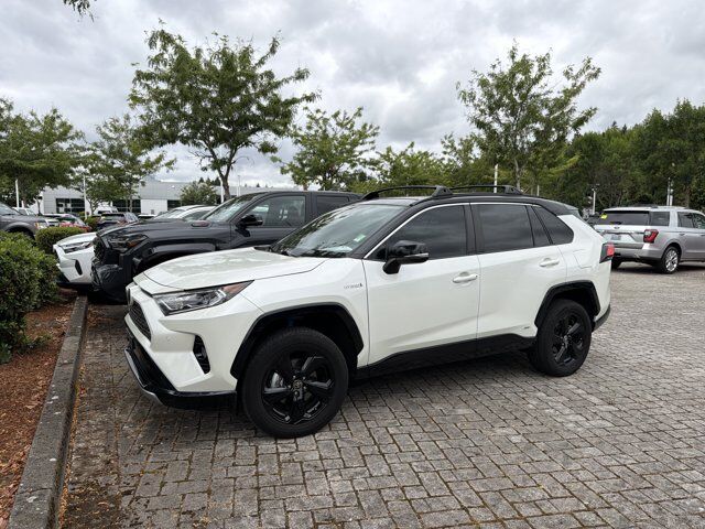 2021 Toyota RAV4 Hybrid XSE — photo 1 of 9