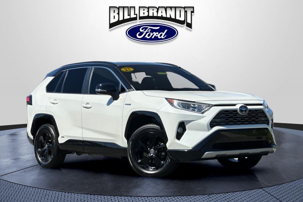 2021 Toyota RAV4 Hybrid XSE — photo 1 of 26