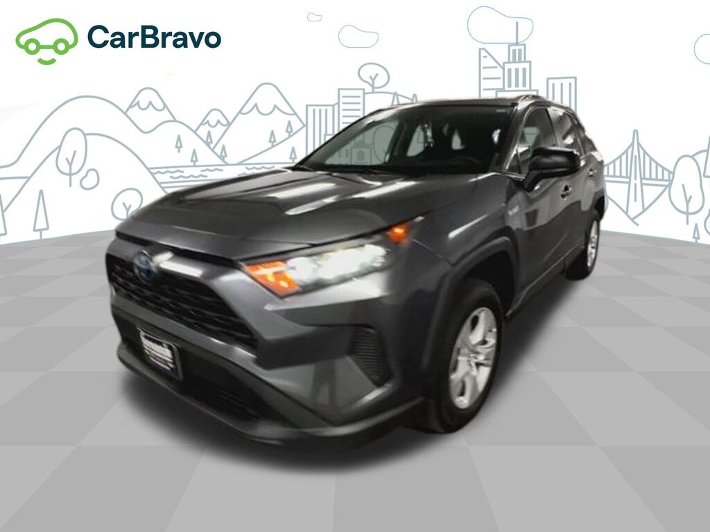 2020 Toyota RAV4 LE — photo 1 of 6
