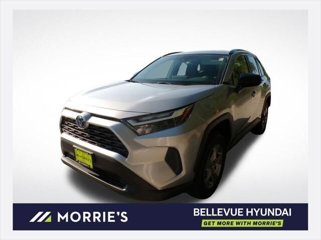 2024 Toyota RAV4 Hybrid LE — photo 1 of 13