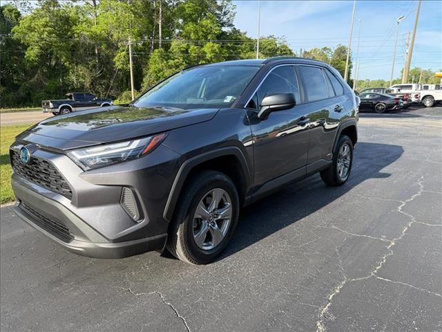 2024 Toyota RAV4 Hybrid LE — photo 1 of 13