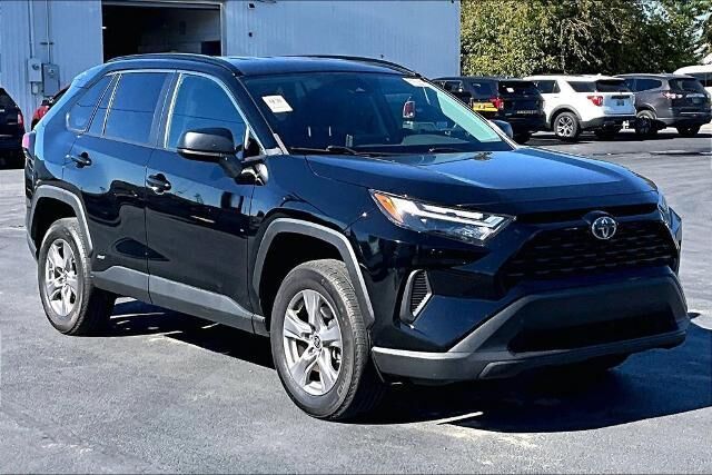 2023 Toyota RAV4 Hybrid LE